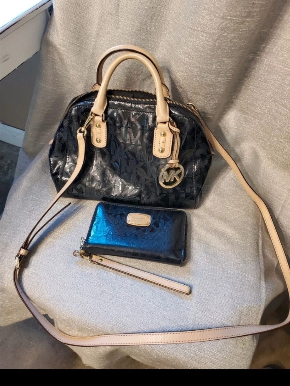 Michael Kors Grayson Satchel Bag & Matching Wristlet Set